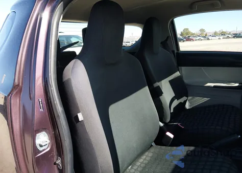 2012 Scion Iq from USA, damaged, VIN JTNJJXB02CJ014743